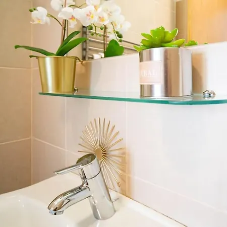 Free Parking! Soho 304, 4 Ppl, Ac, Fast Wifi, Smart Tv 부다페스트