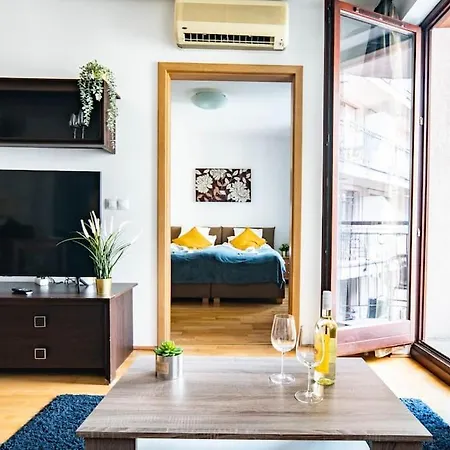 Free Parking! Soho 304, 4 Ppl, Ac, Fast Wifi, Smart Tv *