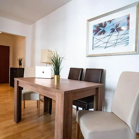 Free Parking! Soho 304, 4 Ppl, Ac, Fast Wifi, Smart Tv Apartment Budapest