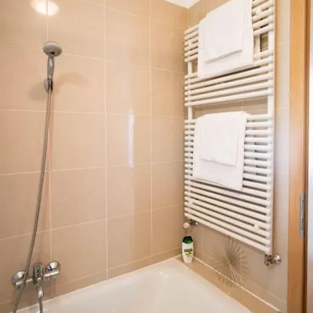 Free Parking! Soho 304, 4 Ppl, Ac, Fast Wifi, Smart Tv 아파트 부다페스트