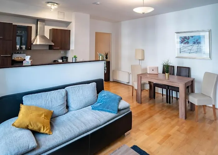 Free Parking! Soho 304, 4 Ppl, Ac, Fast Wifi, Smart Tv ブダペスト