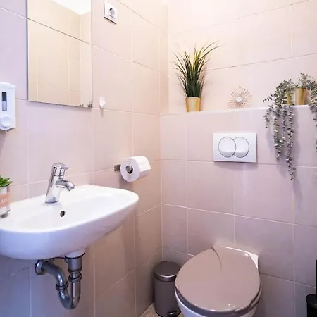 Apartament Free Parking! Soho 304, 4 Ppl, Ac, Fast Wifi, Smart Tv