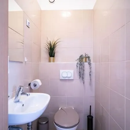 Daire Free Parking! Soho 304, 4 Ppl, Ac, Fast Wifi, Smart Tv Budapeşte